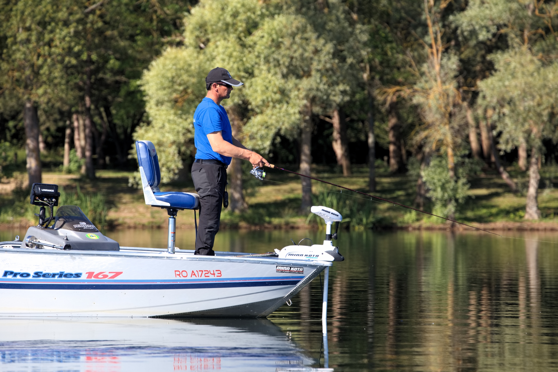 Le lac de Léry-Poses attire les pêcheurs