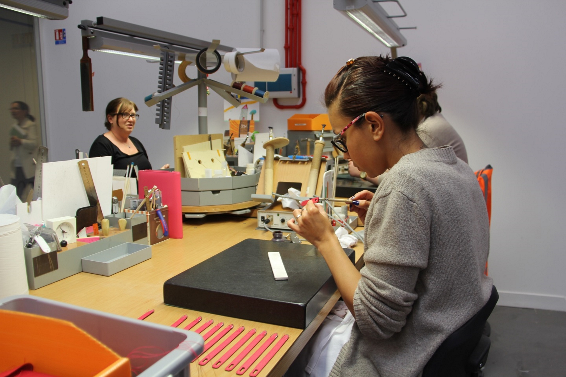 Hermès ouvre une école des savoir faire à Louviers