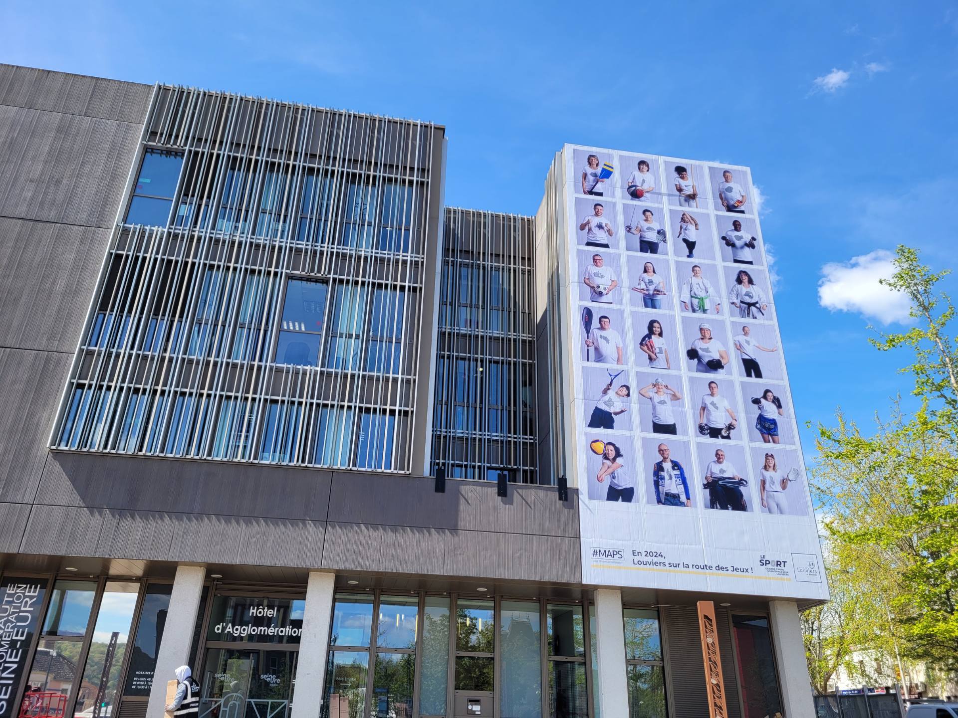 Le monde s’affiche sur l’Hôtel d’Agglo