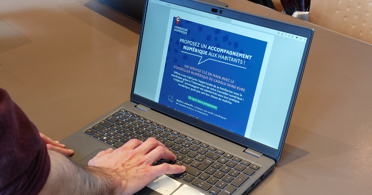 Conseiller numérique : permanences & ateliers gratuits pour tous