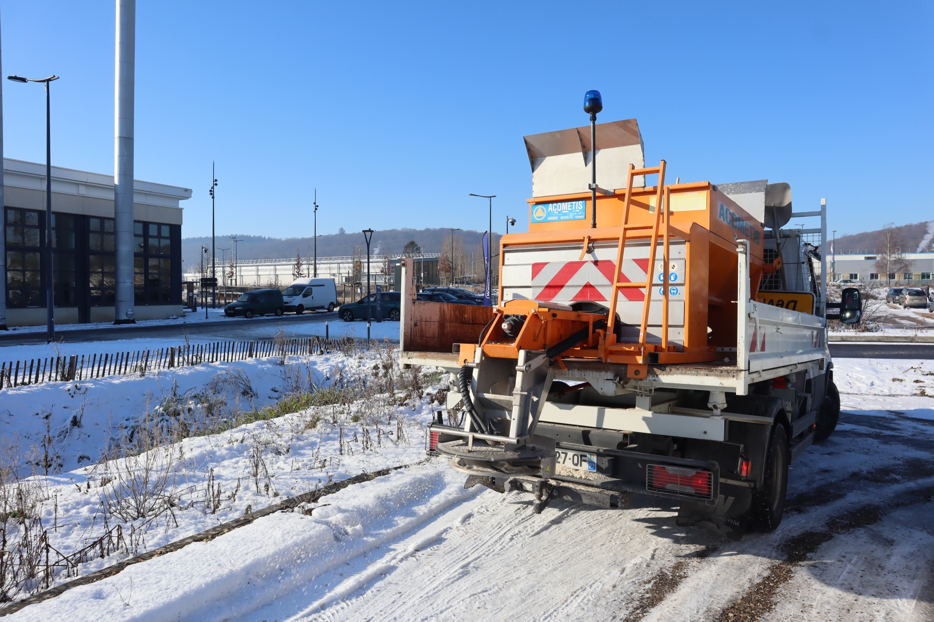 Neige et verglas : le service voirie mobilisé